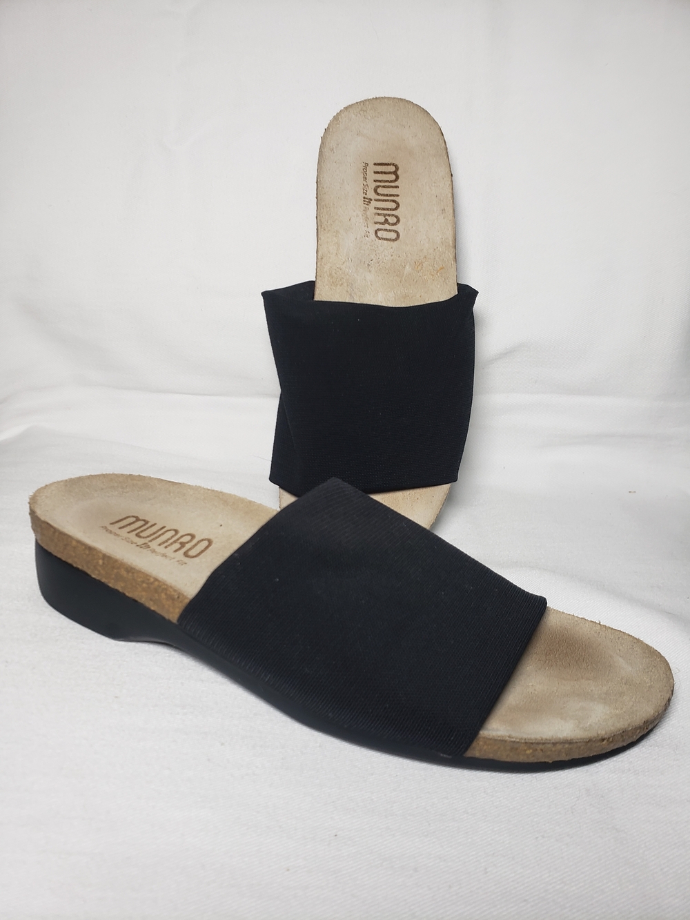 MUNRO Black Leather Strappy Elastic Comfort Low Wedge Sandals Women's Size 6 M - Picture 1 of 11